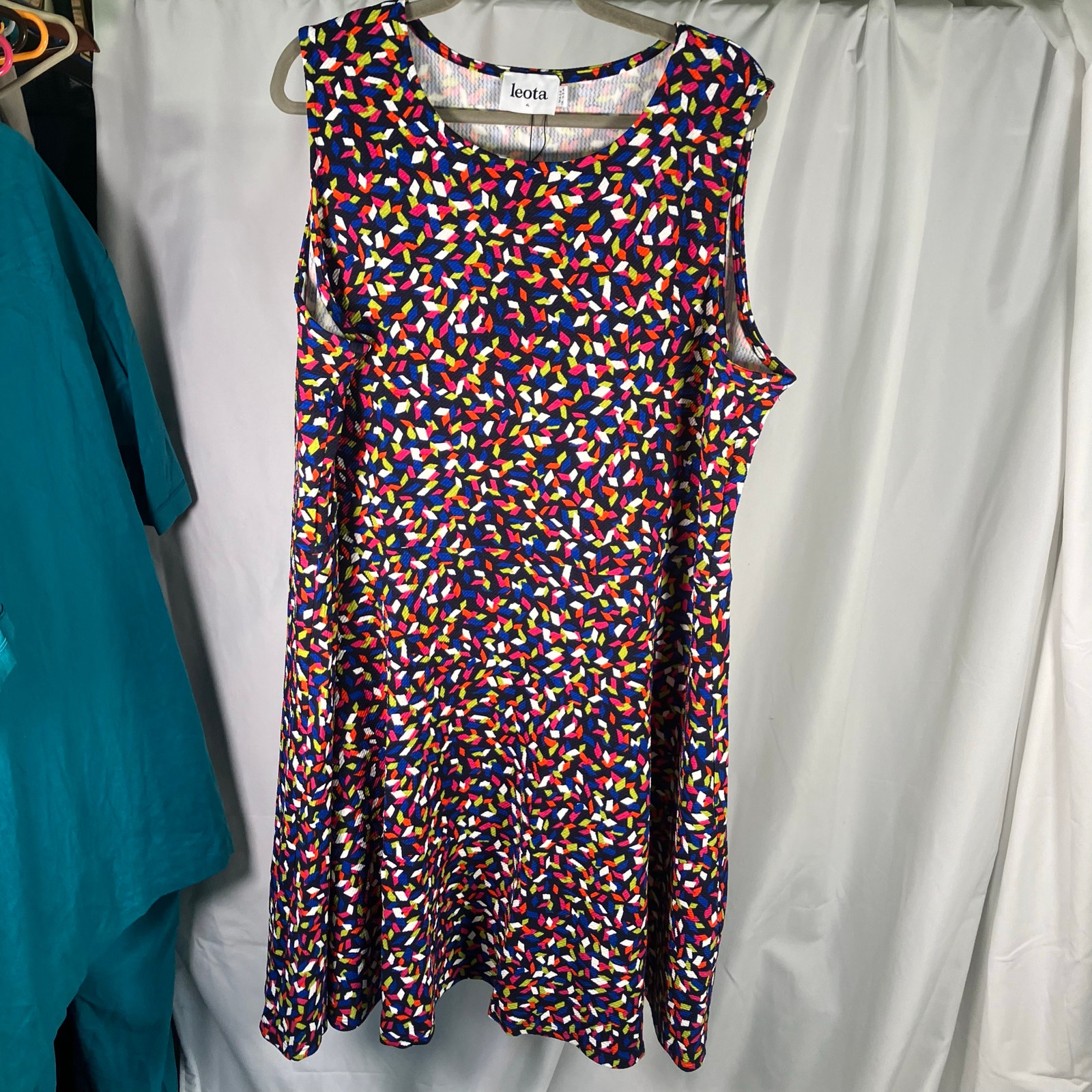 Leota Ava Sleeveless Dress Fiesta Confetti Print Size 4l Made In Usa Fit & Flare — image 2 of 8